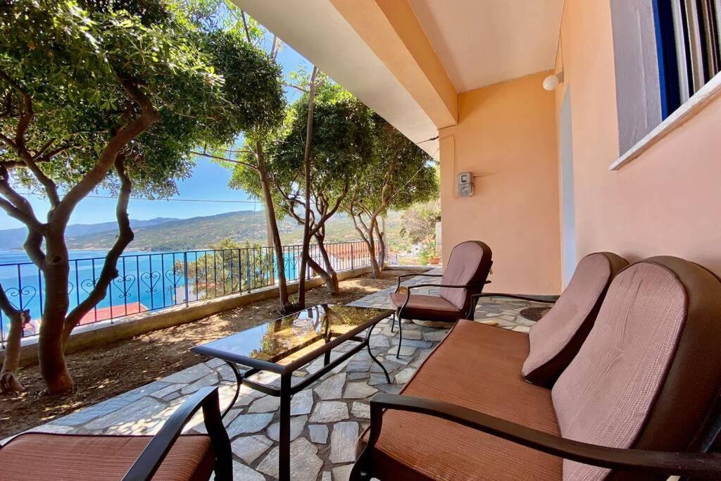 Villa Πέτρινη Αυλή, Αρμενιστης Ικαρια Armenistis  Exterior foto